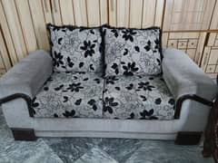 Complete Sofa Set 3,2,1 very good quality Fabric