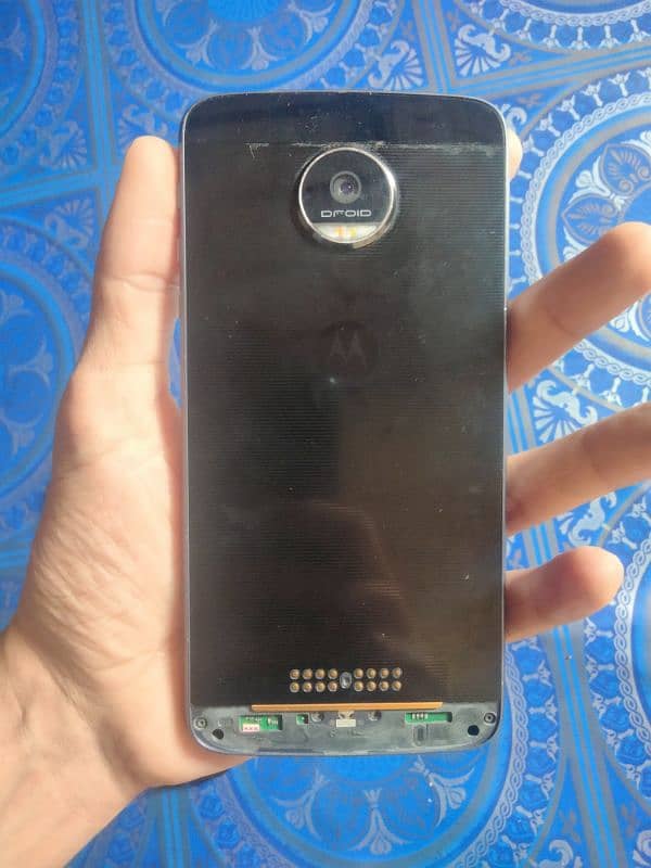 Motorola z force 2