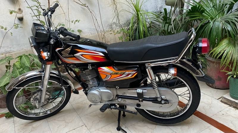 Honda 125 2022 Aug Golden Number 4411 Biometric available 1