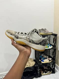 Air jordan 11 retro light bone snakeskin