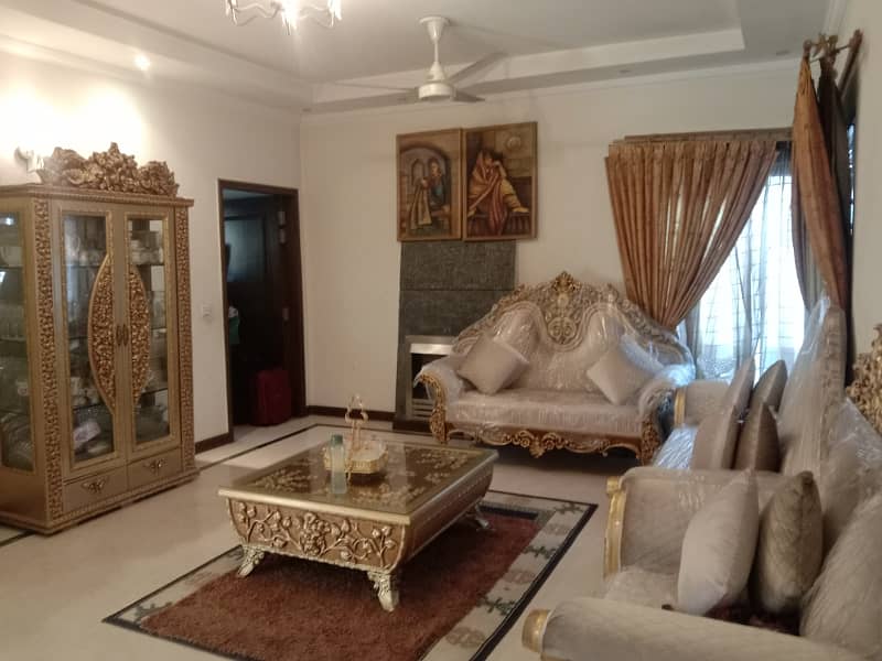 1Kanal W Bock Slighly Used owner Beautiful House dha Phase 3 ideal Location 13