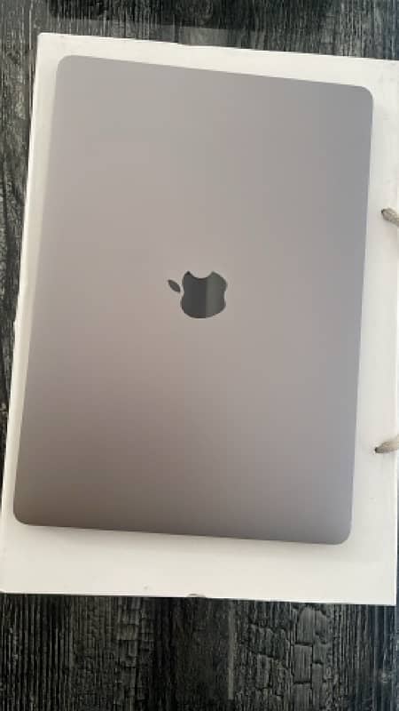 Macbook Pro 2020 M1Chip 13”inch 16Gb Ram 1Tb SSD 3