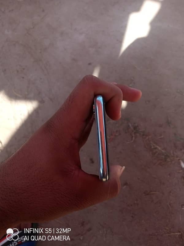 Iphone x . . Non pta . . 64 Gb . . All Ok Phone 4