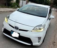 Toyota Prius 2013 S LED 1.8