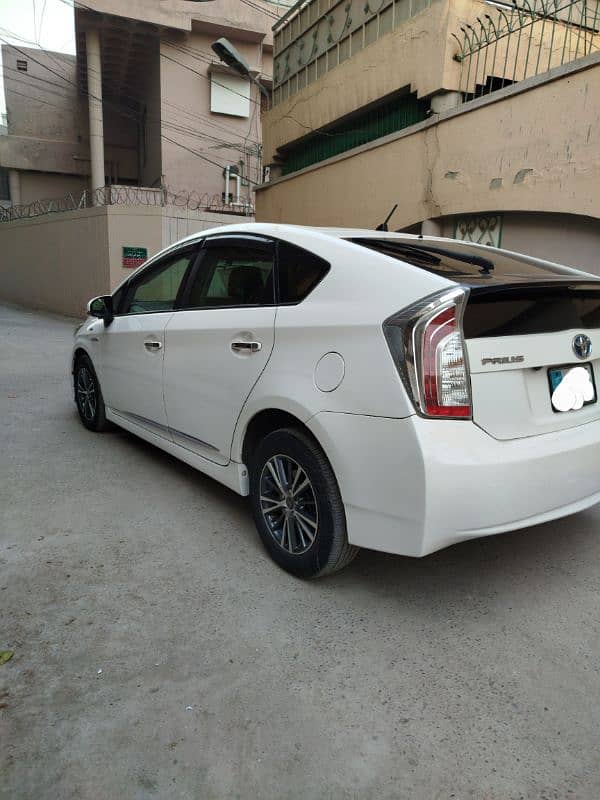 Toyota Prius 2013 S LED 1.8 3