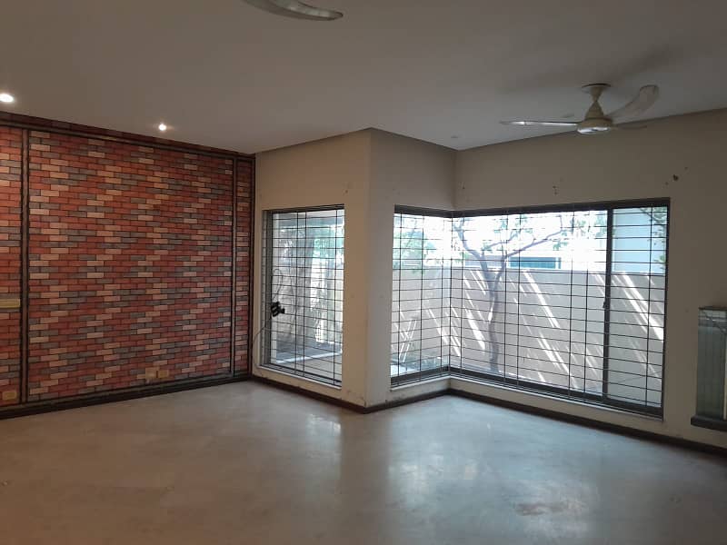 1 Kanal beautiful solid Owner Build house available in Phase 4 DHA Lahore in Very reasonable price 4