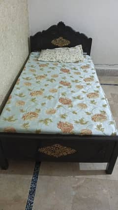 single bed with mattres