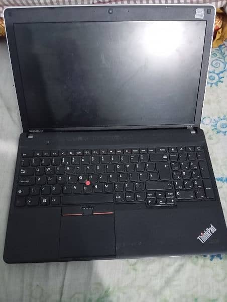 Lenovo ThinkPad E545 LCD is broken Baki sab ok hai 0