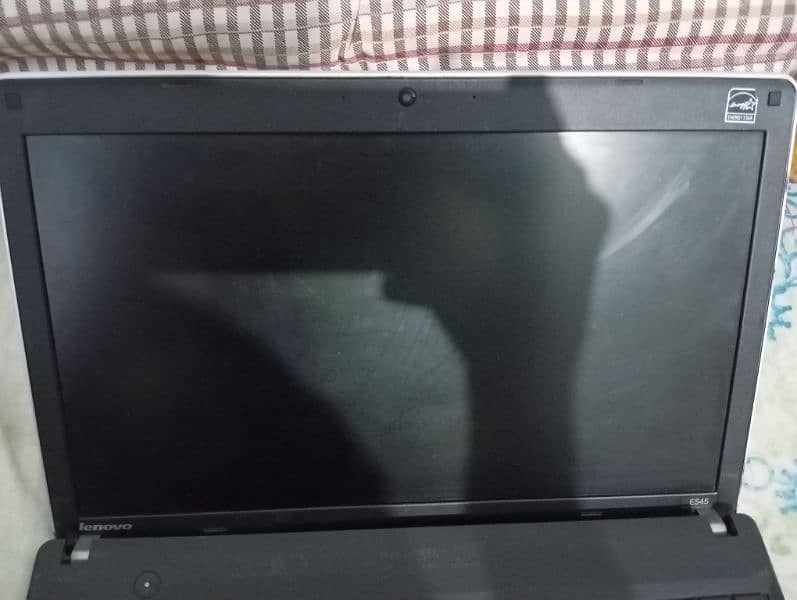 Lenovo ThinkPad E545 LCD is broken Baki sab ok hai 4