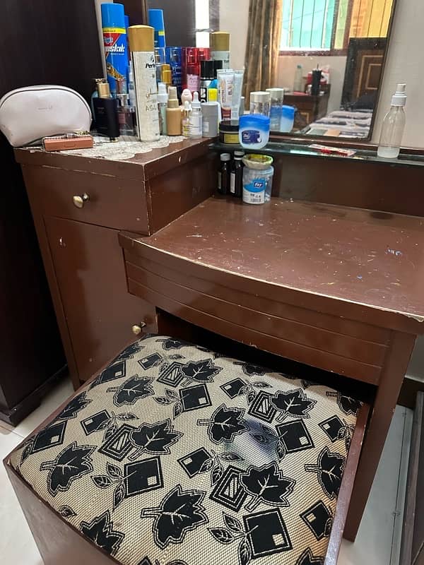 brown dressing table with mirror 2