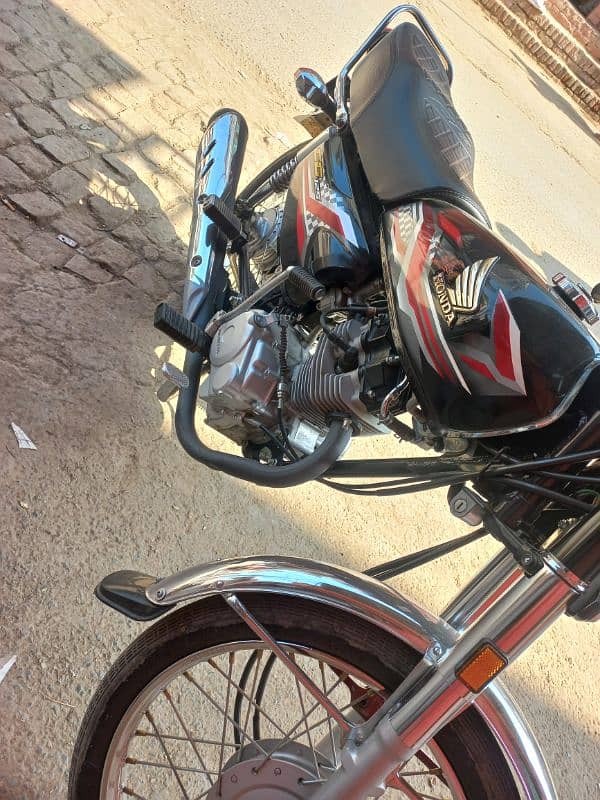 honda 125 balck colur 2024 4