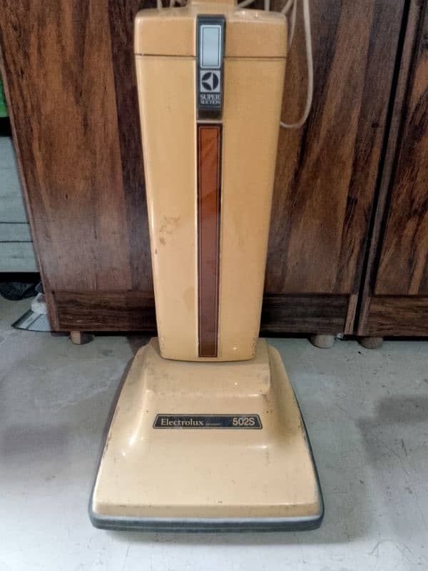 Electrolux 502S Vacuum Cleaner Super Suction 1