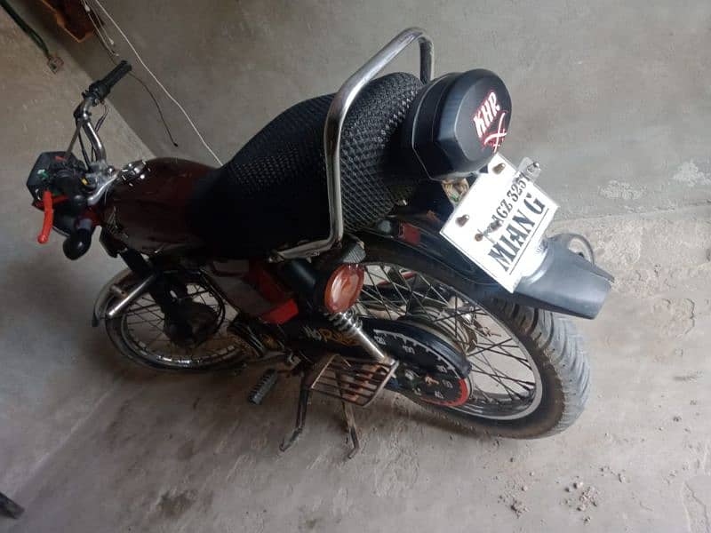 125 Honda 2021 model bilkul saaf condition WhatsApp num 0302/0033368 3