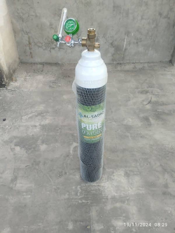 10 liter oxygen cylinder almost brand new condition 0