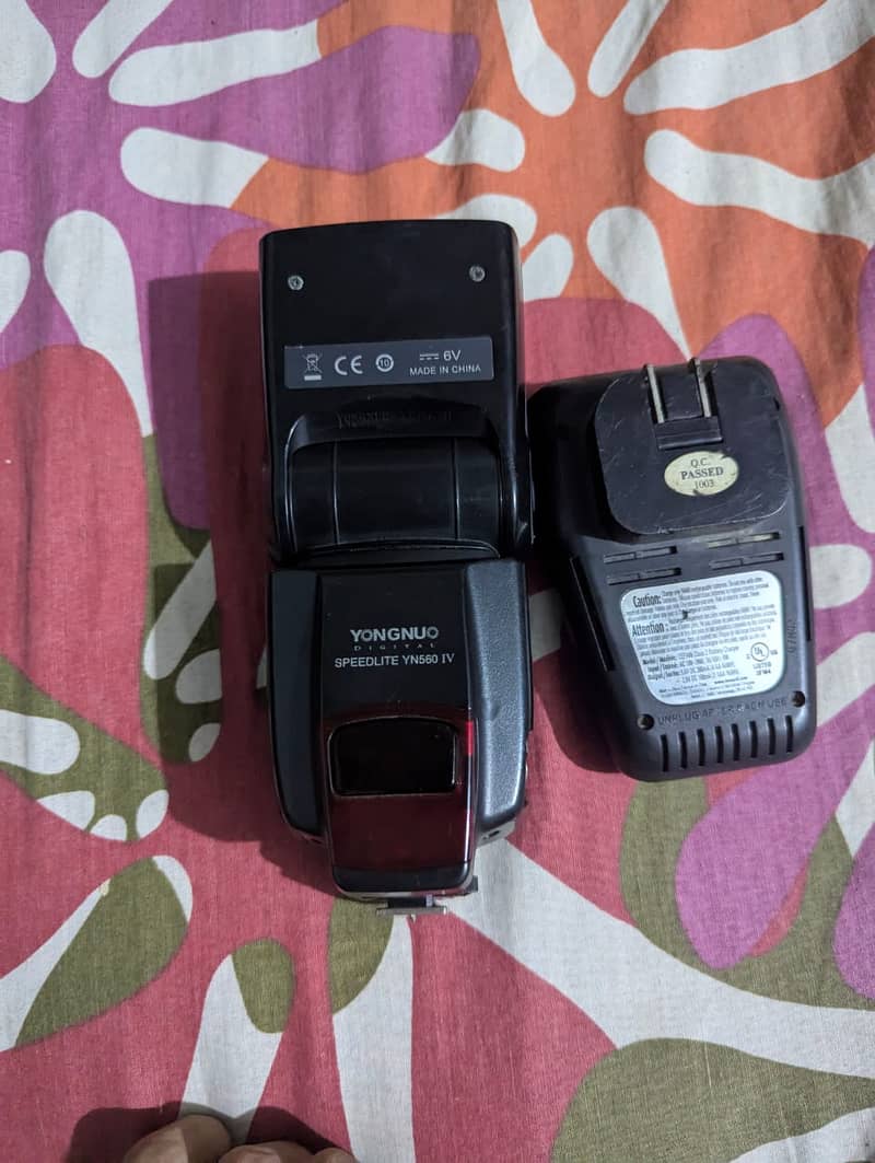 YONGNUO speedlite YN560(IV) WITH ENERGIZER CELL AND CHARGER 3