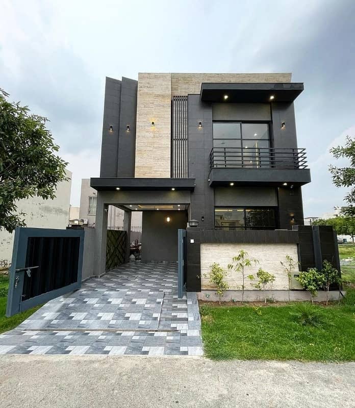 5 Marla Luxury Bungalow For Rent In DHA Phase 9 Town Lahore 0