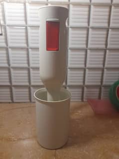 electric hand blender