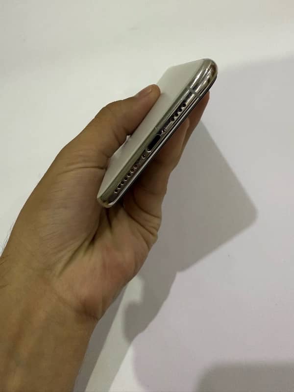 iPhone 11 Pro Max 256gb PTA Approved 1