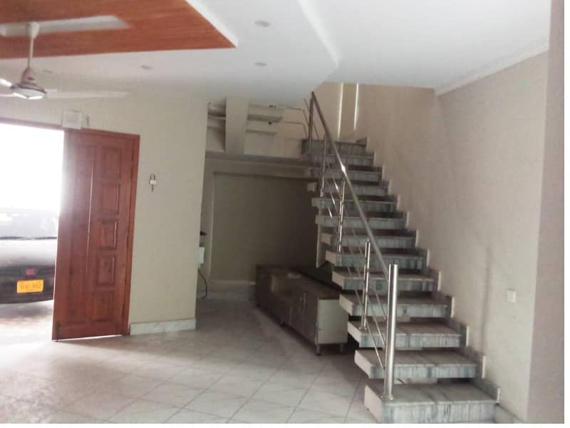 Area 1 Kanal Double Storey Building For Corporate Office Reasonable Rent Gulberg 3 Lahore 5