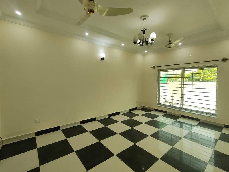 10 Marla House For Rent In Bahria Town 3