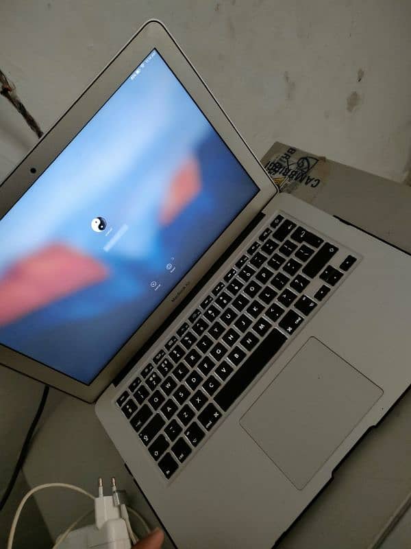 macbook air 2015 (128 gb) 10/10 Urjent sale 0