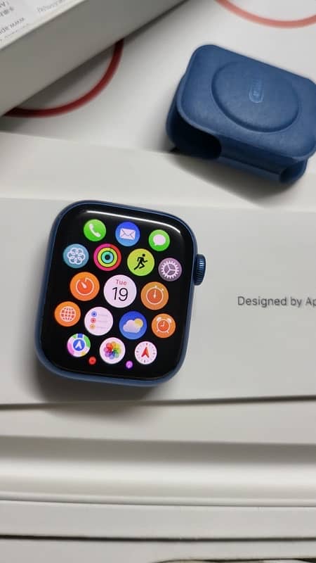 apple watch series 7 with box 3