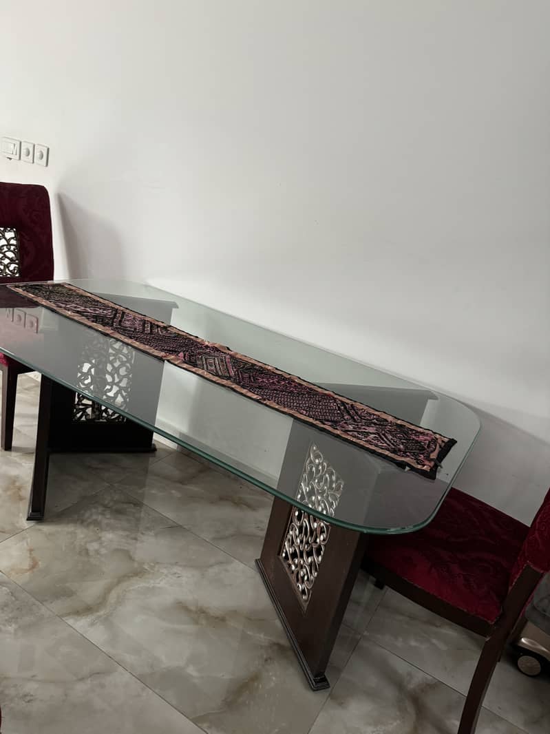 Dinning table with chairs 0