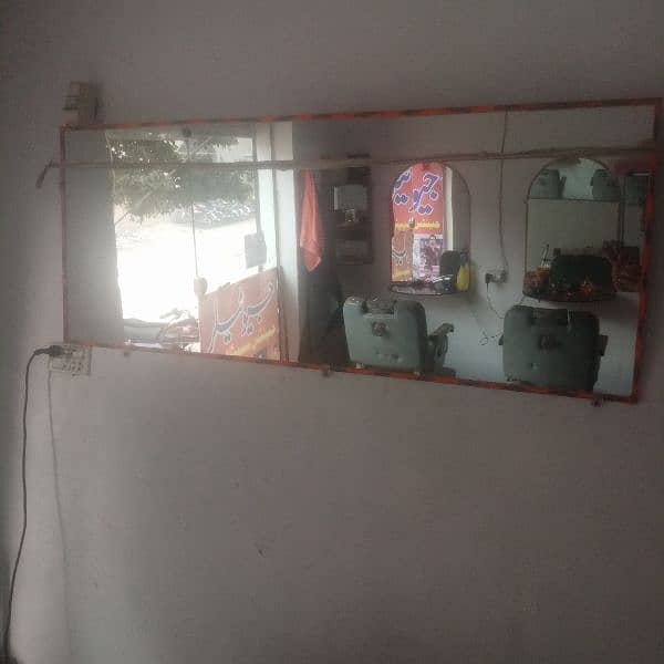 saloon mirror 2