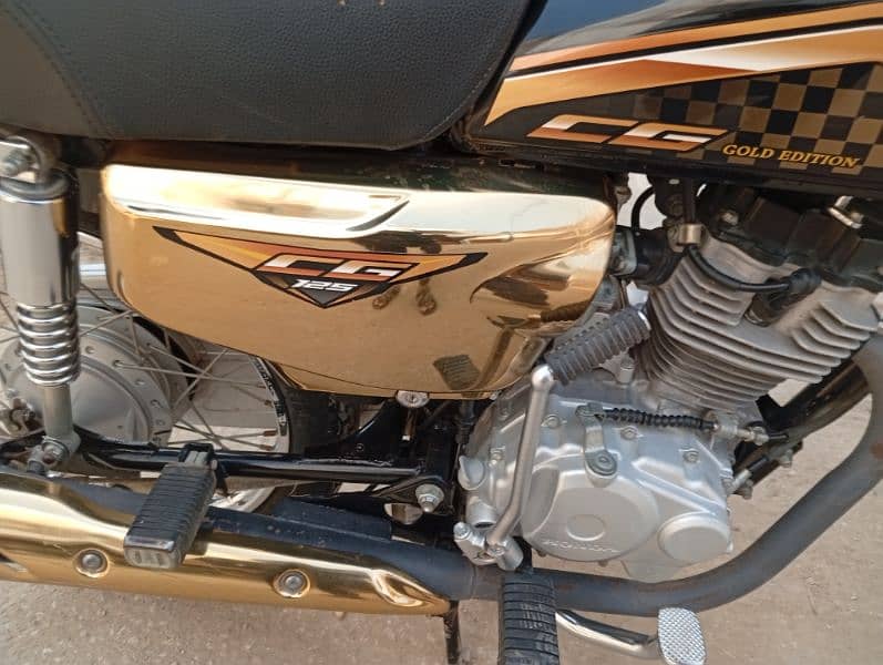 Honda 125 Gold edition 3