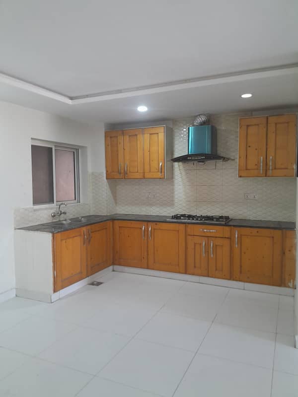 4 Bed Appartment for Rent in E-11/4 2