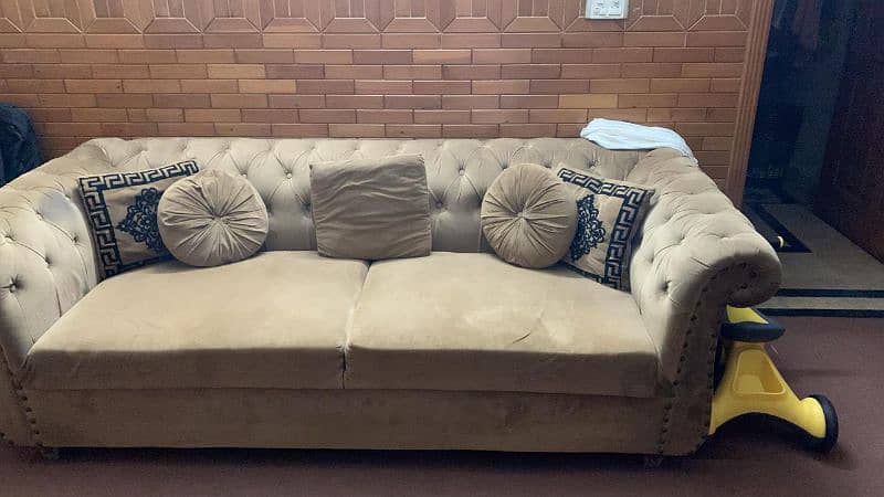 5 seater sofa with cushions 1