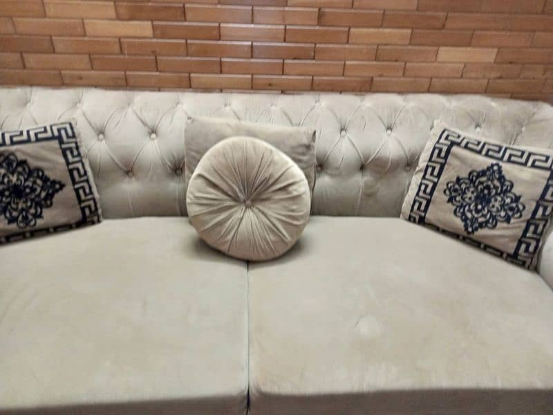 5 seater sofa with cushions 3