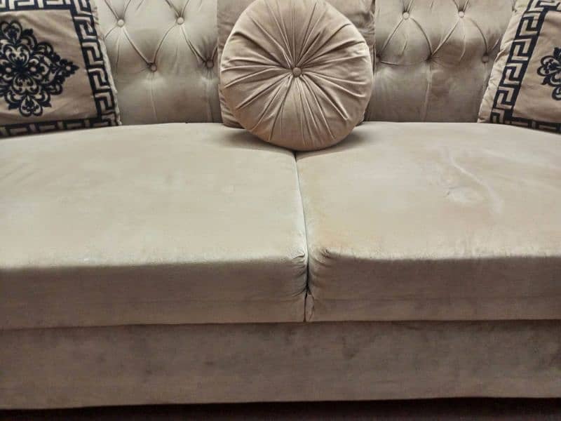 5 seater sofa with cushions 4