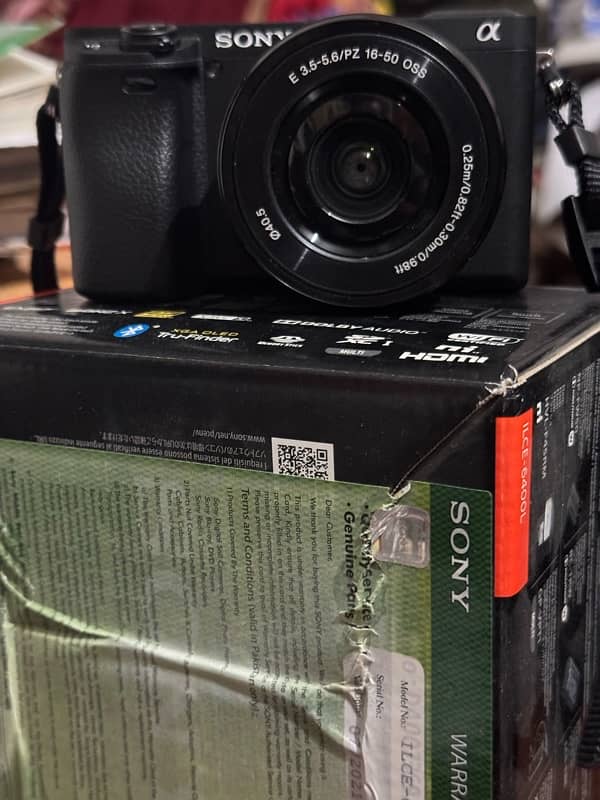 Sony Alpha a6400 Mirrorless Camera with 16-50mm Lens 0