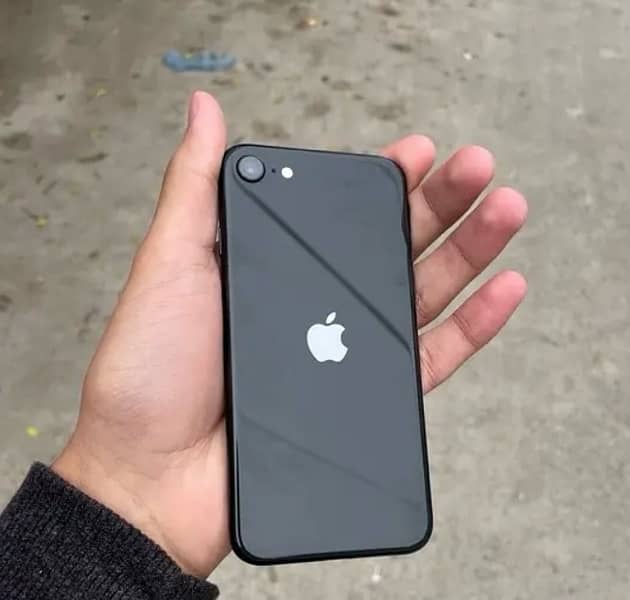 IPHONE SE 2020 4