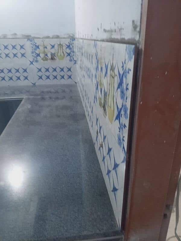 hamary han tiles Marbel kitchen ka Kam kia jata hy 3