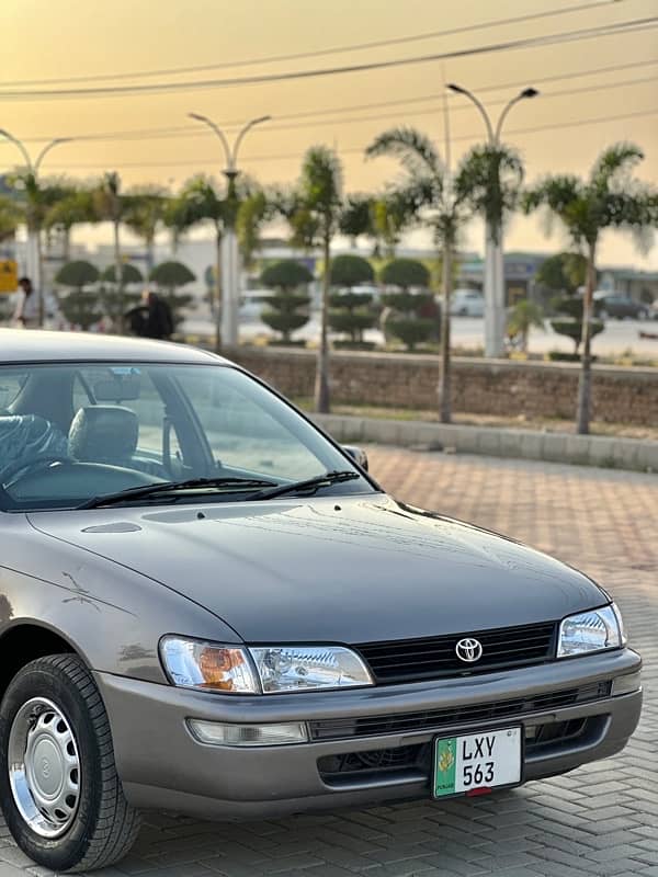 Toyota Corolla XE 2001 3