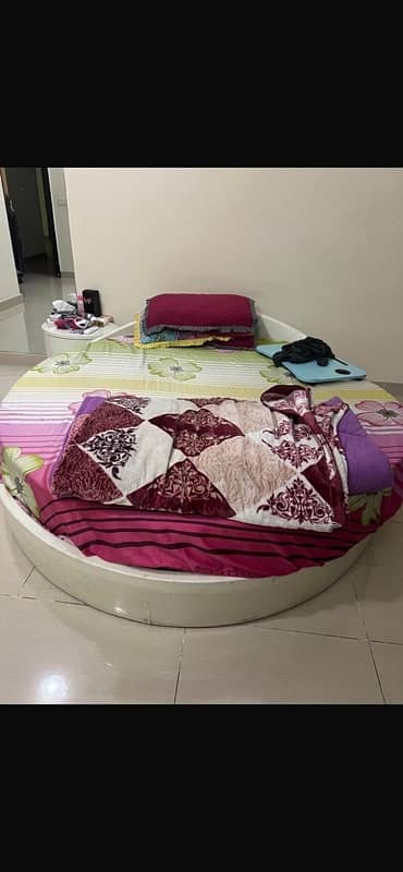 round  bed 0