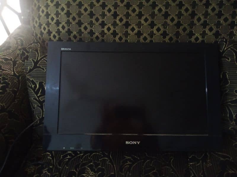 22 inches  L C D original Sony 1