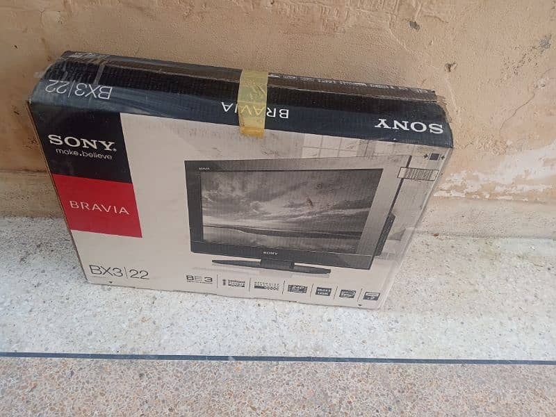 22 inches  L C D original Sony 3