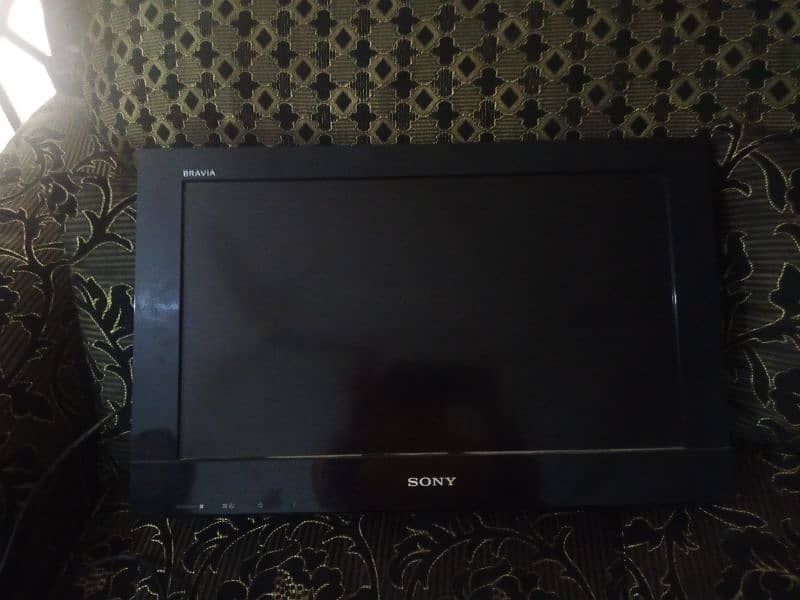 22 inches  L C D original Sony 4