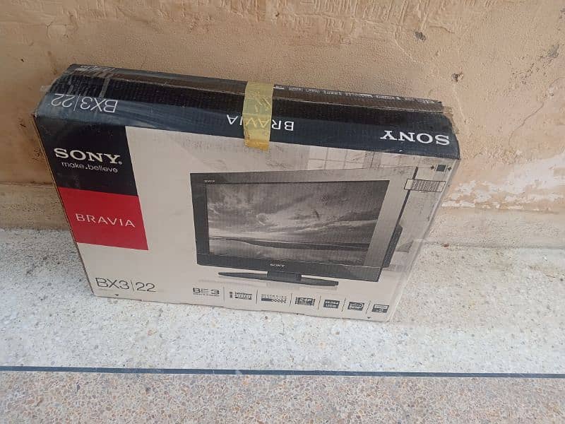 22 inches  L C D original Sony 6