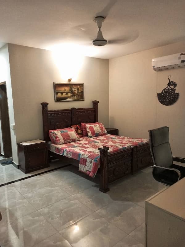 1 Kanal Fully Furnished Lower Portion Available For Rent Also Available For Long And Short Time 4