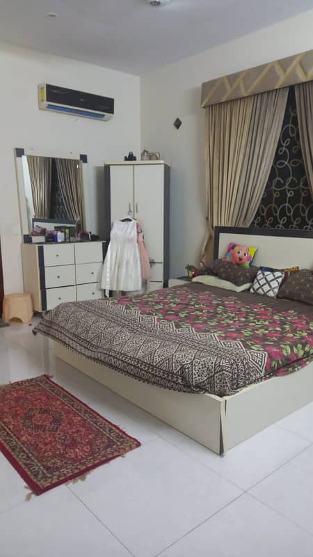 three bed dd tiled flooring portion for rent in johar 5