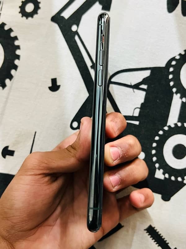 IPHONE 11 pro 256 GB 2