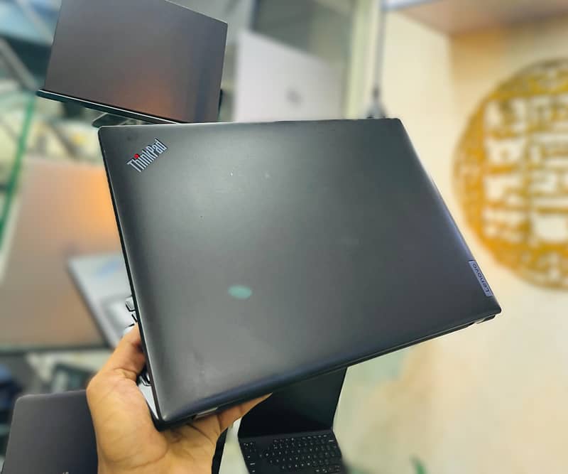 Lenovo thinkpad L15 core i5 11th 8gb ram 512gb ssd touch screen 3