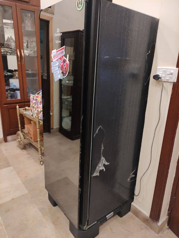 Dawlance vertical freezer 2