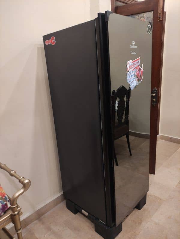 Dawlance vertical freezer 3