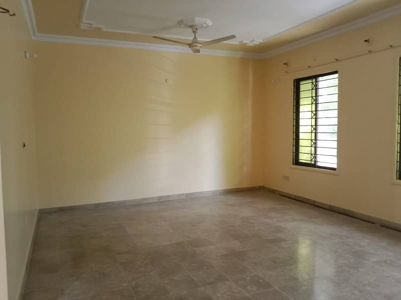 two bed dd 2nd floor portion for rent in johar ( PIA Society) 6