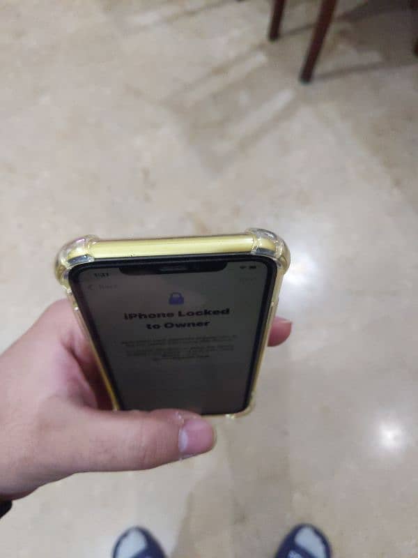 iPhone 11 4/64 GB Yellow color 6